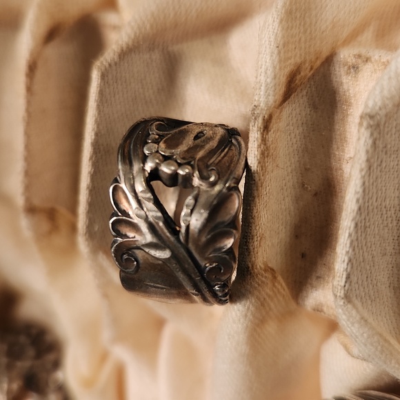 OPENWORK FLORAL Artisan Made Antique Spoon Ring Sz 3.5 - Picture 4 of 8